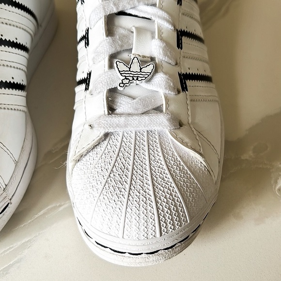 Adidas Superstar Shell Toe White Black Striped Cartoon Bubble Sneakers Youth 4 - Picture 7 of 15